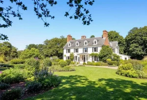 maison alain delon douchy prix